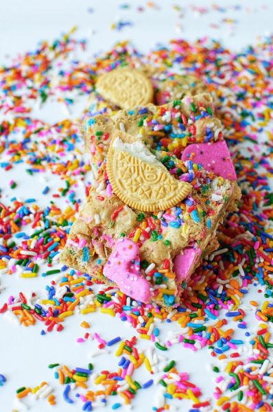 Kitchen Sink Circus Animal Oreo Blondies with Sprinkles