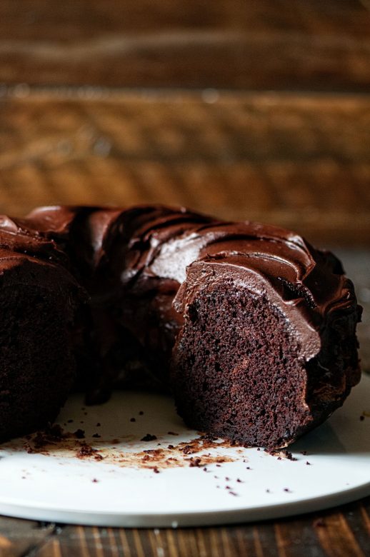 Chocolate Root Beer Float Bundt Cake