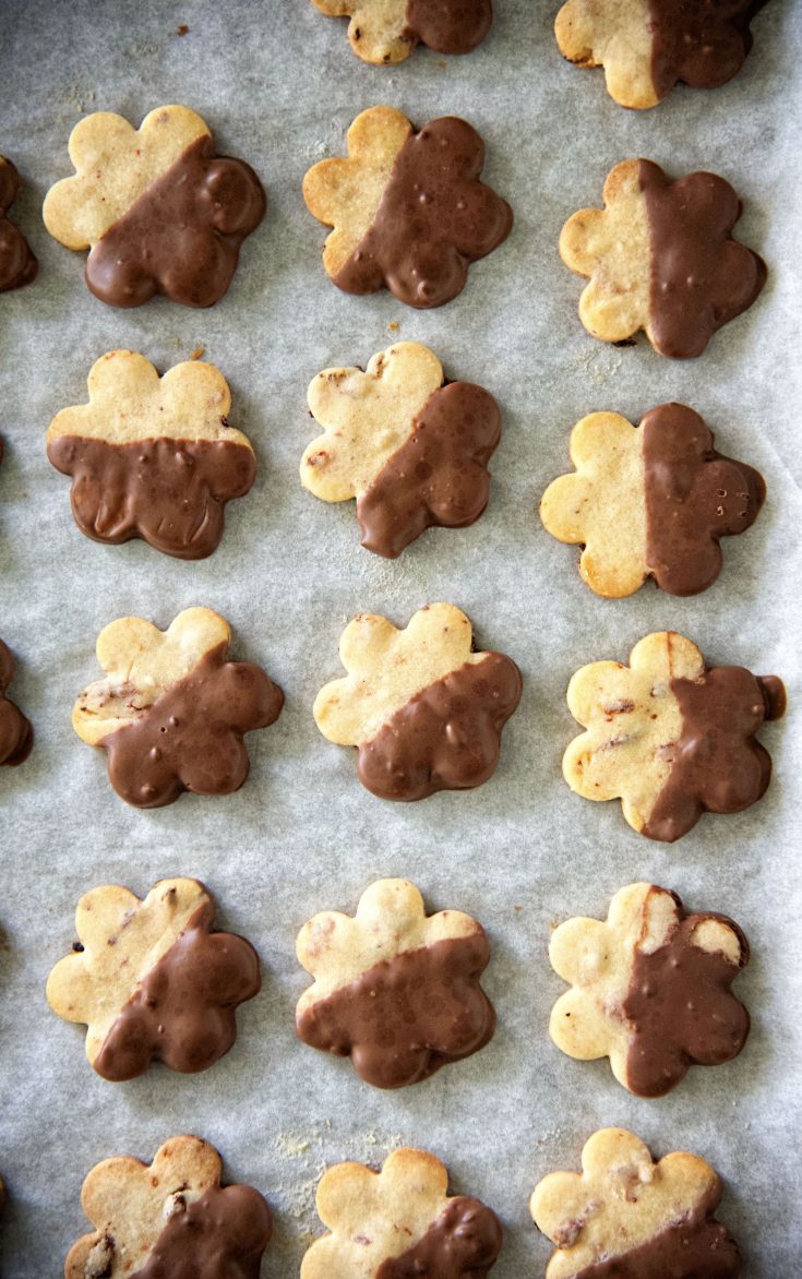 Chocolate Covered Strawberry Shortbread