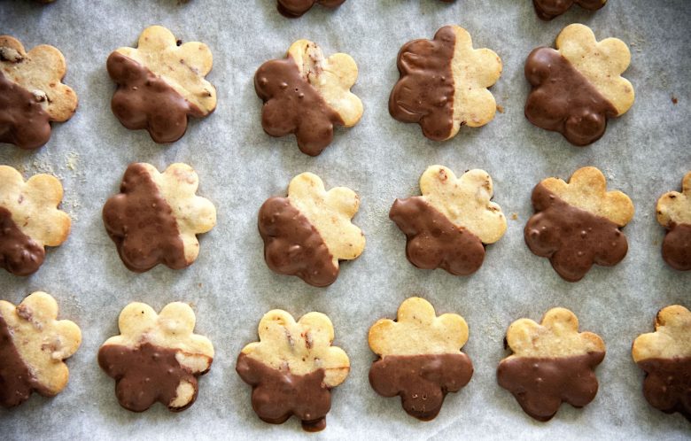 Chocolate Covered Strawberry Shortbread