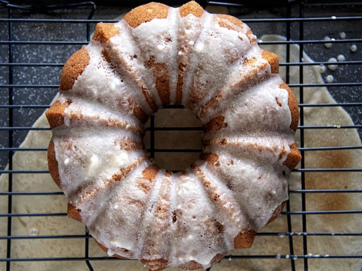 Cold Oven Pound Cake - The Midnight Baker