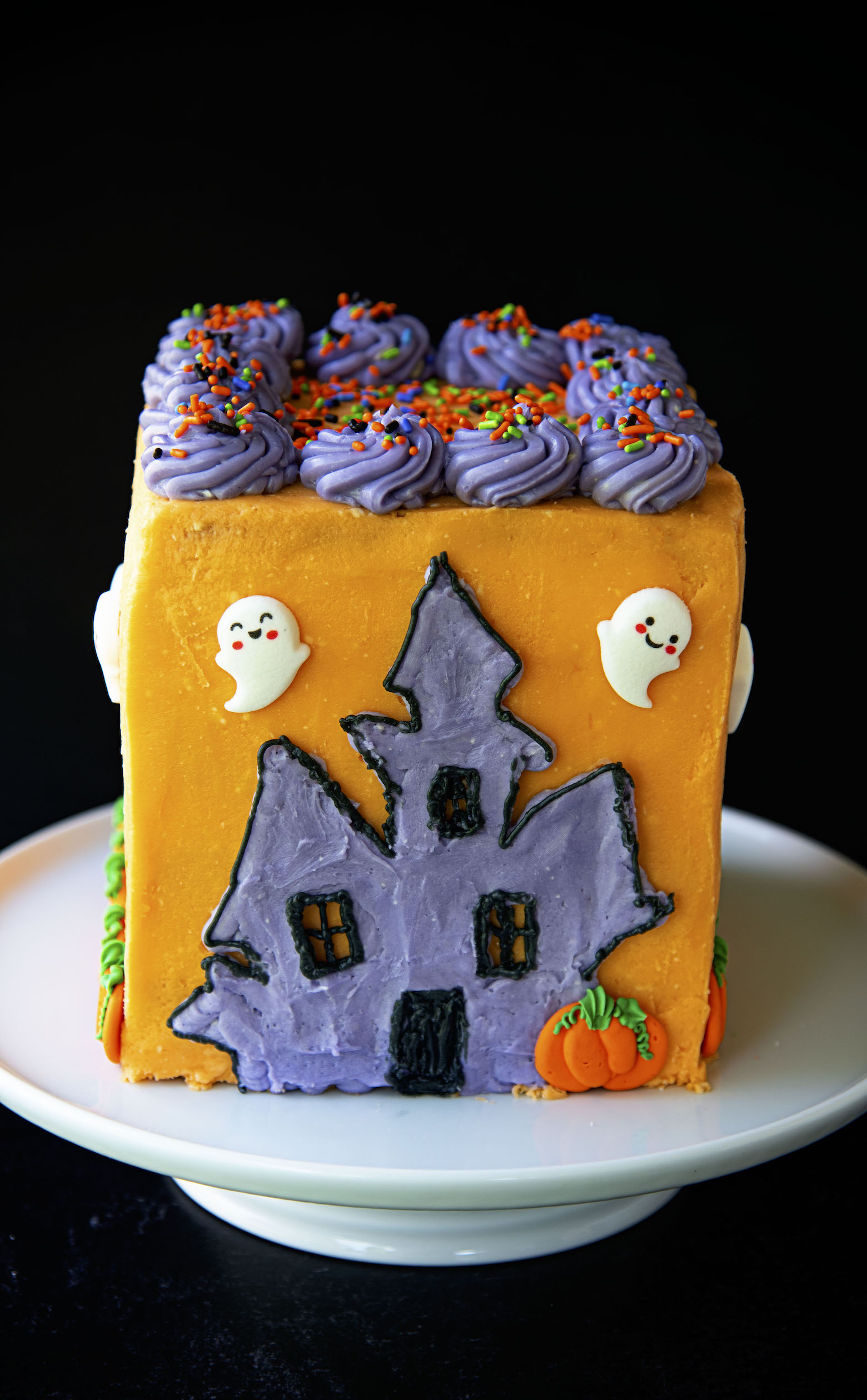 I Made a Haunted House Cake  And It's Also Tasty 