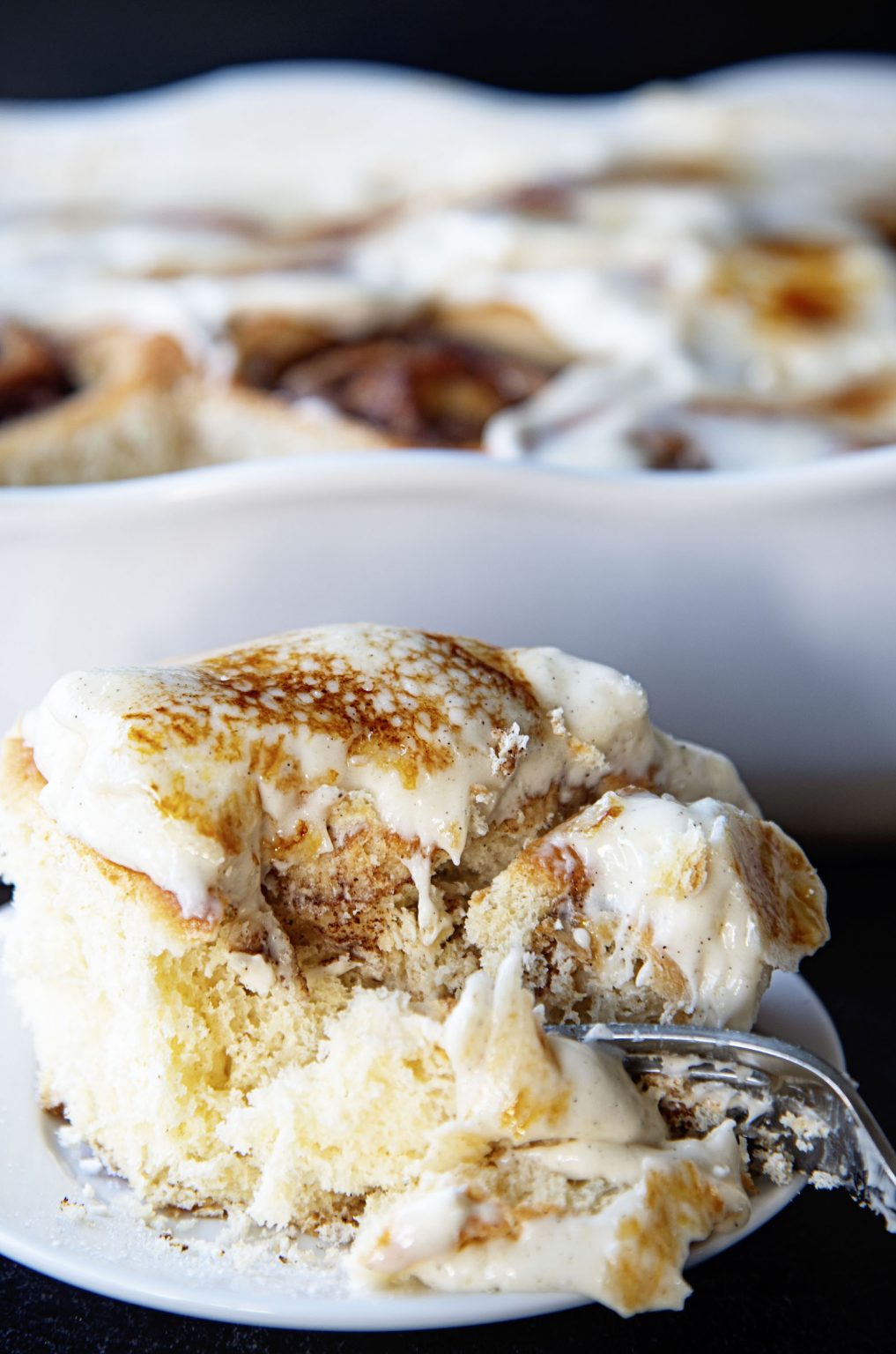 Vanilla Brulee Cinnamon Rolls with Vanilla Cream Cheese Frosting