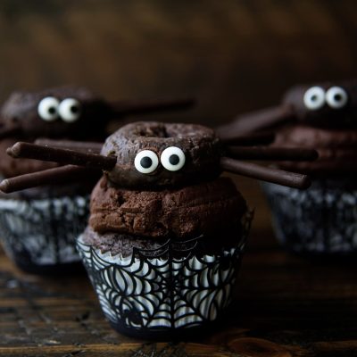 Mocha Spider Donut Cupcakes #HalloweenTreatsWeek